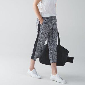 Lululemon For Love Crop- Mini Ripple White Seal Grey / Black